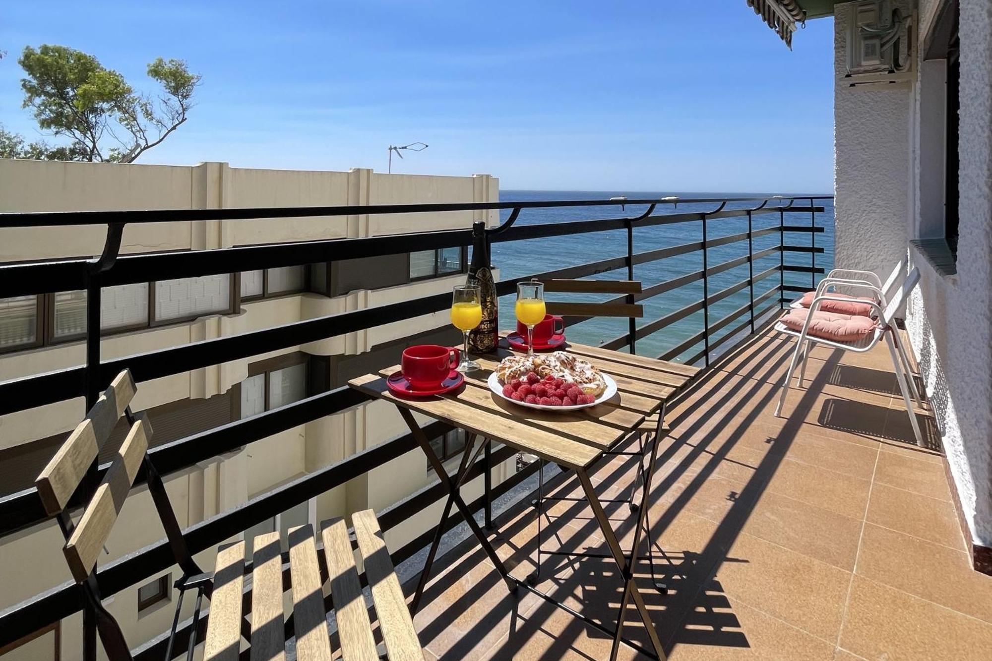 Mediterraneo 508. Fantastic Studio On The Beachfront With Sea Views. มาร์เบยา ภายนอก รูปภาพ