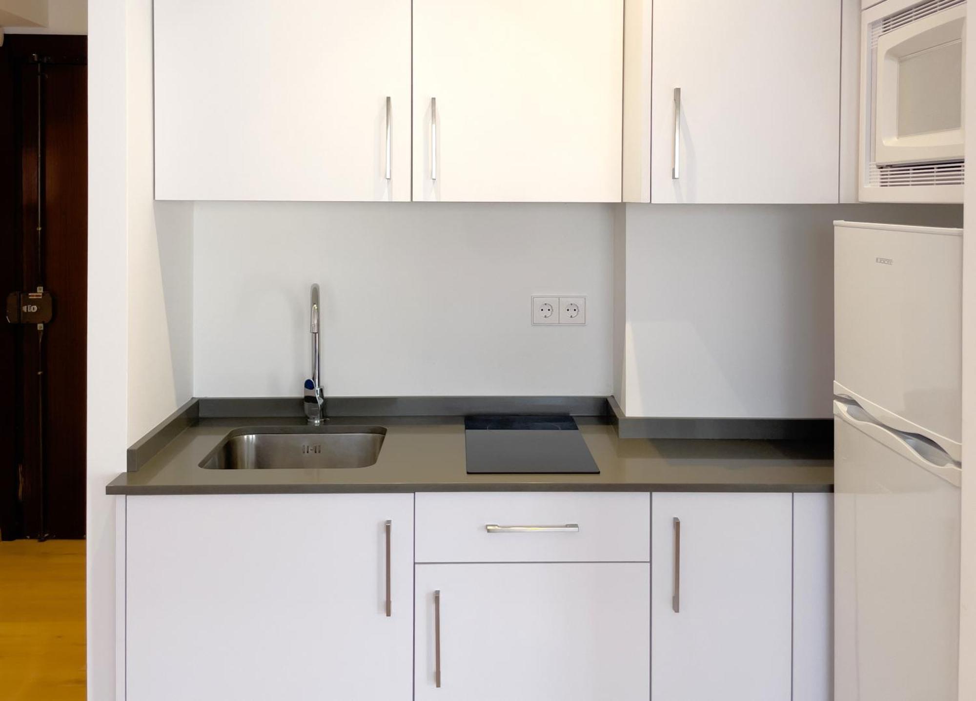 Mediterraneo 508. Fantastic Studio On The Beachfront With Sea Views. มาร์เบยา ภายนอก รูปภาพ
