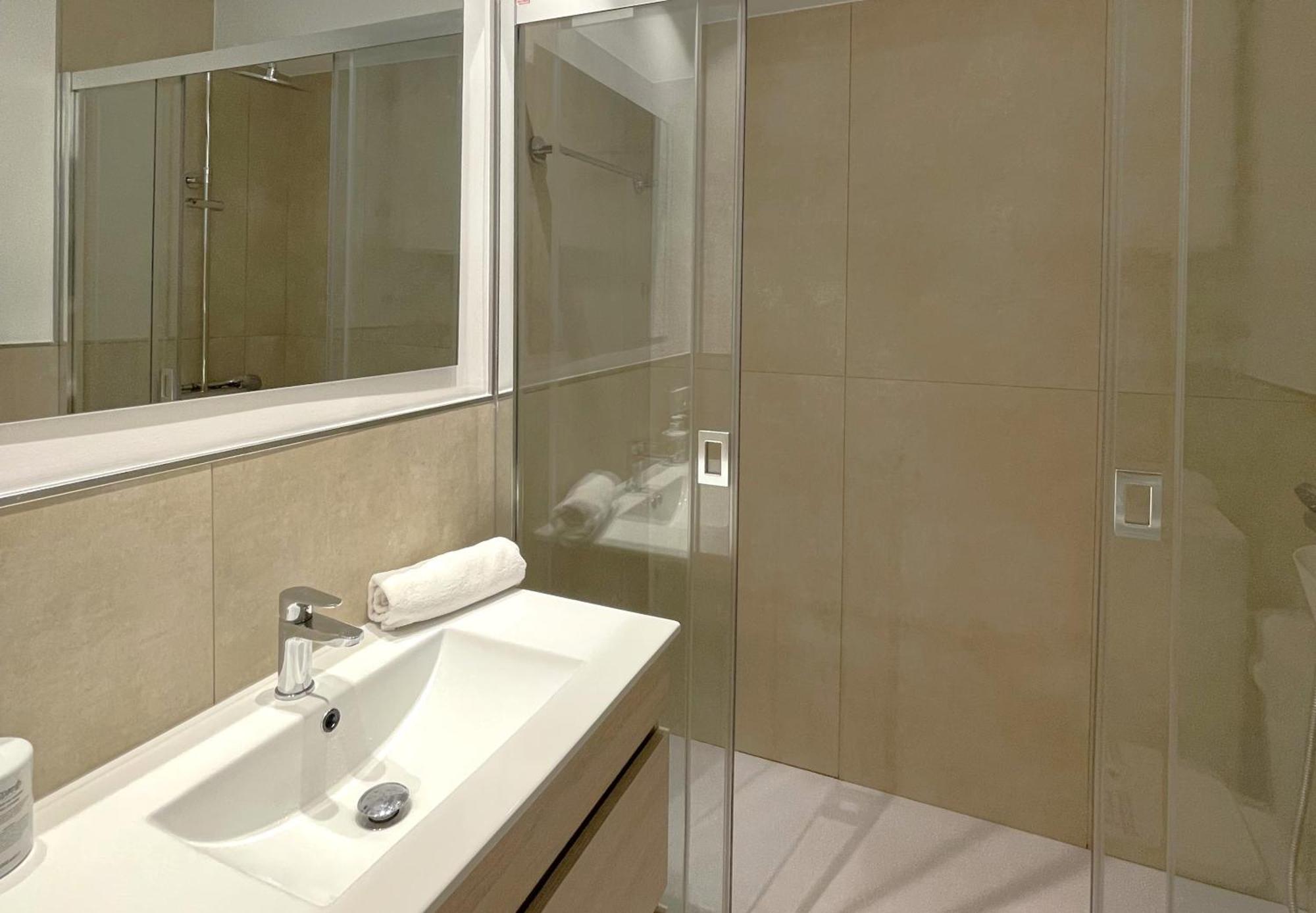 Mediterraneo 508. Fantastic Studio On The Beachfront With Sea Views. มาร์เบยา ภายนอก รูปภาพ